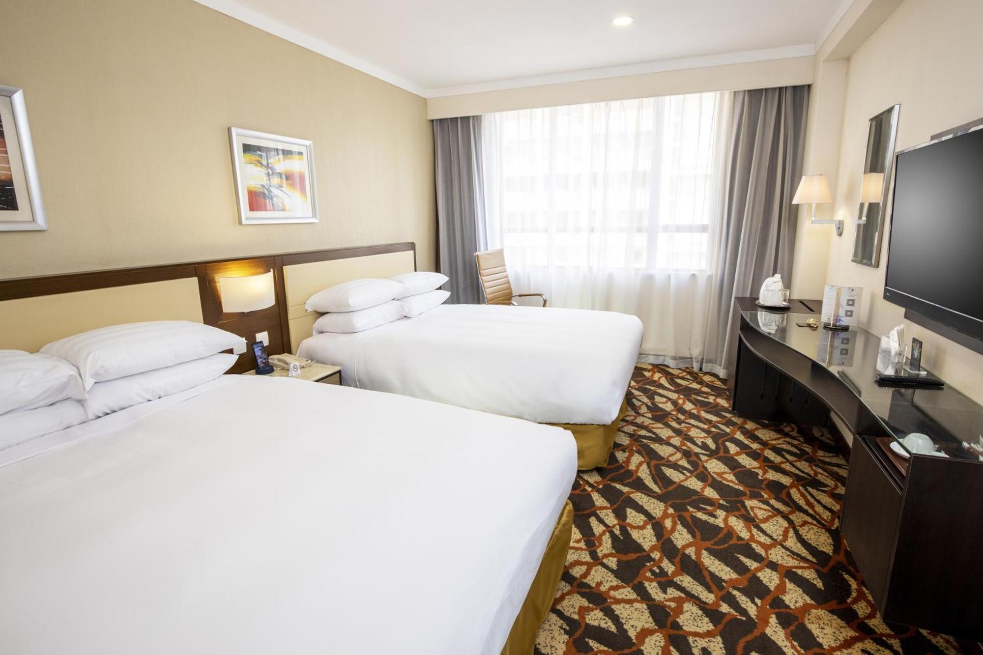 Metropark Hotel Kowloon Hong Kong Exterior photo