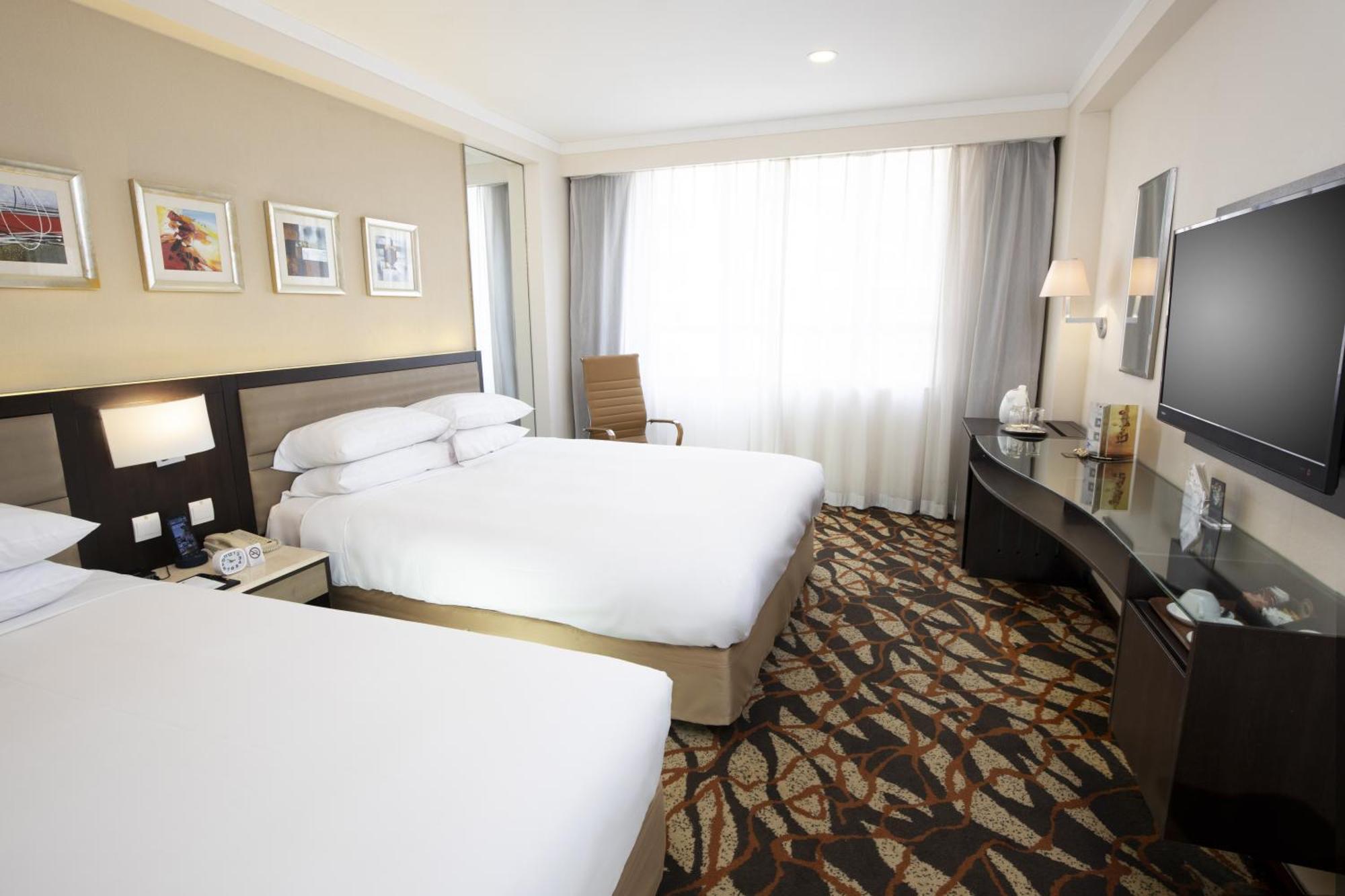 Metropark Hotel Kowloon Hong Kong Exterior photo