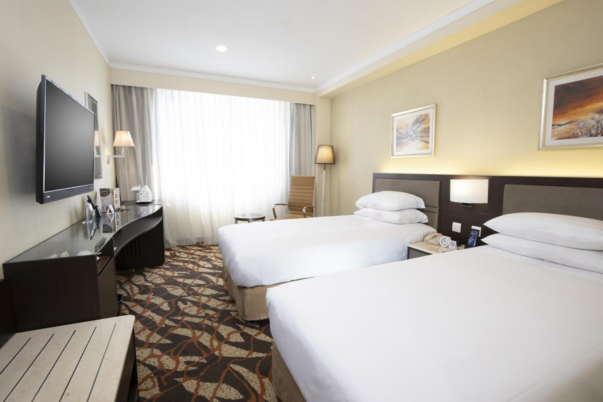 Metropark Hotel Kowloon Hong Kong Exterior photo